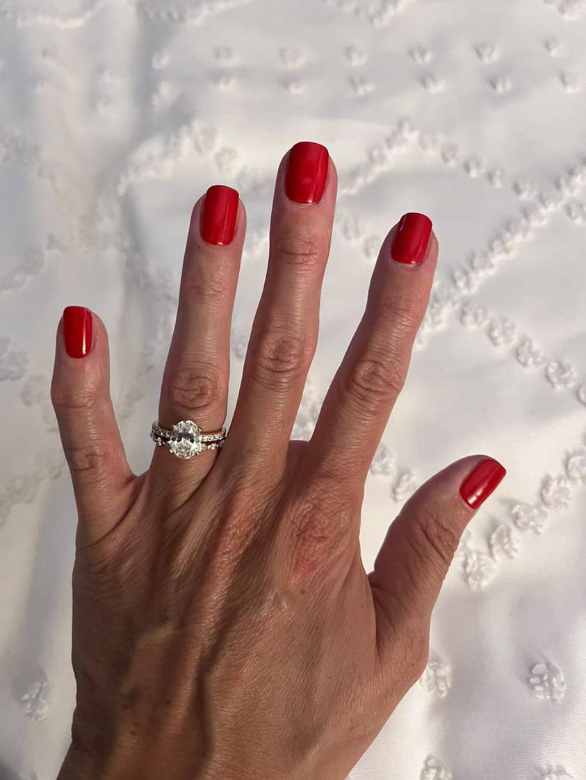 red nail wraps